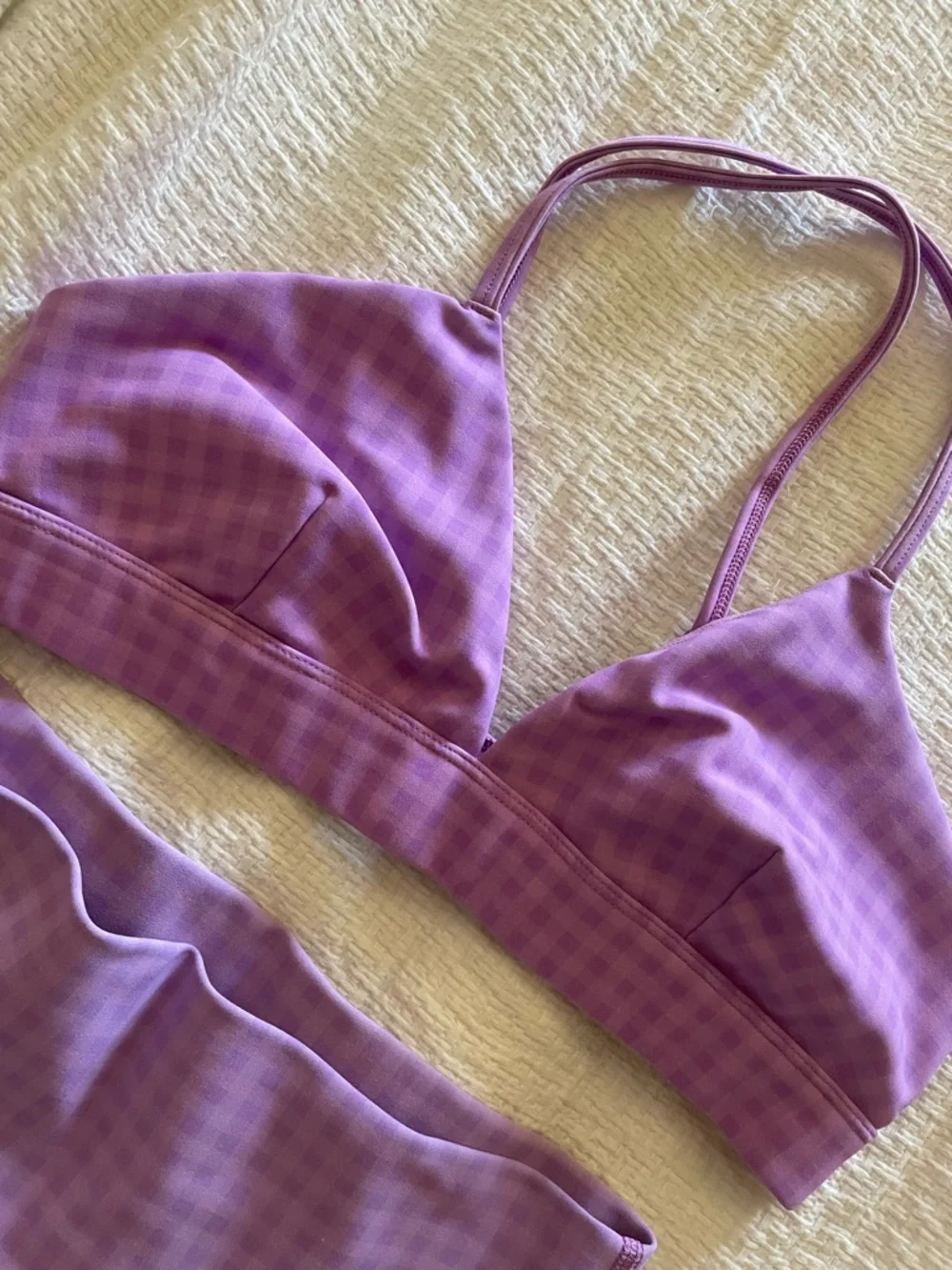 ALO Yoga Gingham Lavender-Pink Padded Bralette & High-Waist Biker Shorts Set - Picture 3 of 3